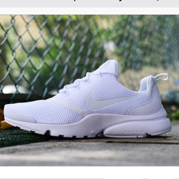 nike presto fly triple white